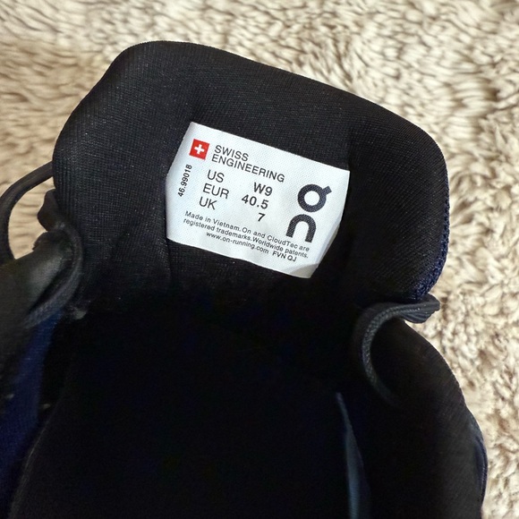 On Cloud Cloud Runner Chambray Midnight women’s size 9 - Picture 16 of 16